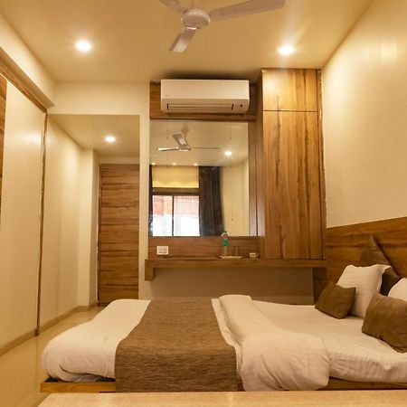 Adarsh Palace Hotel Bhopal Eksteriør bilde