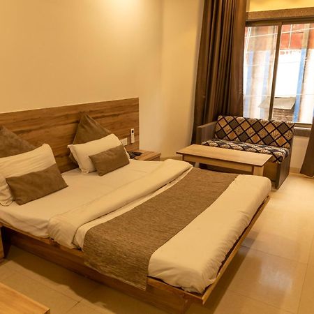 Adarsh Palace Hotel Bhopal Eksteriør bilde