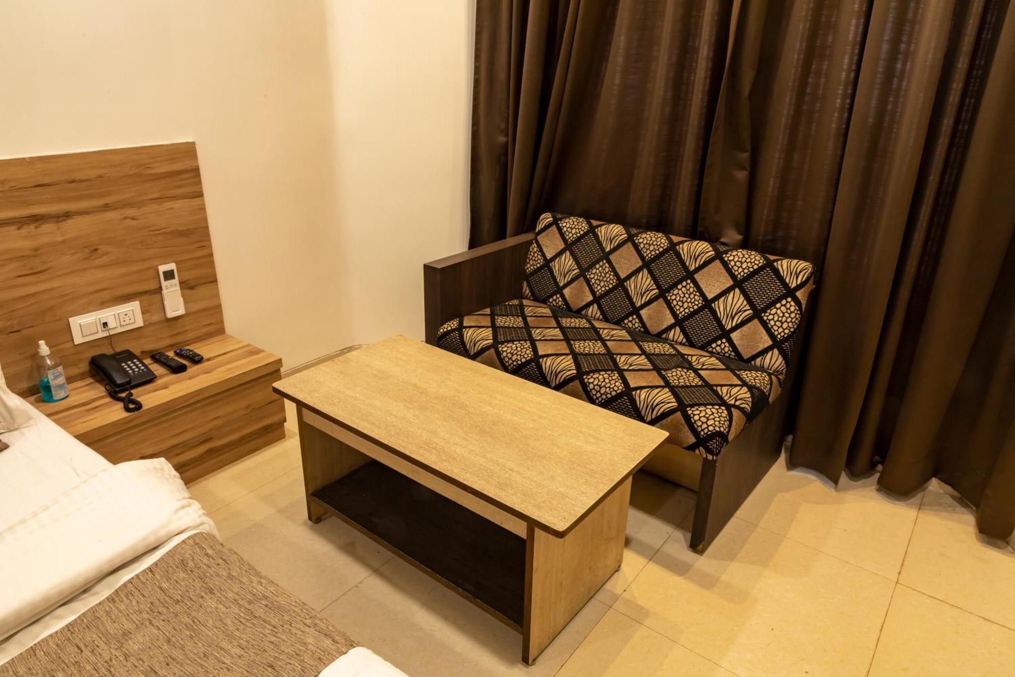 Adarsh Palace Hotel Bhopal Eksteriør bilde