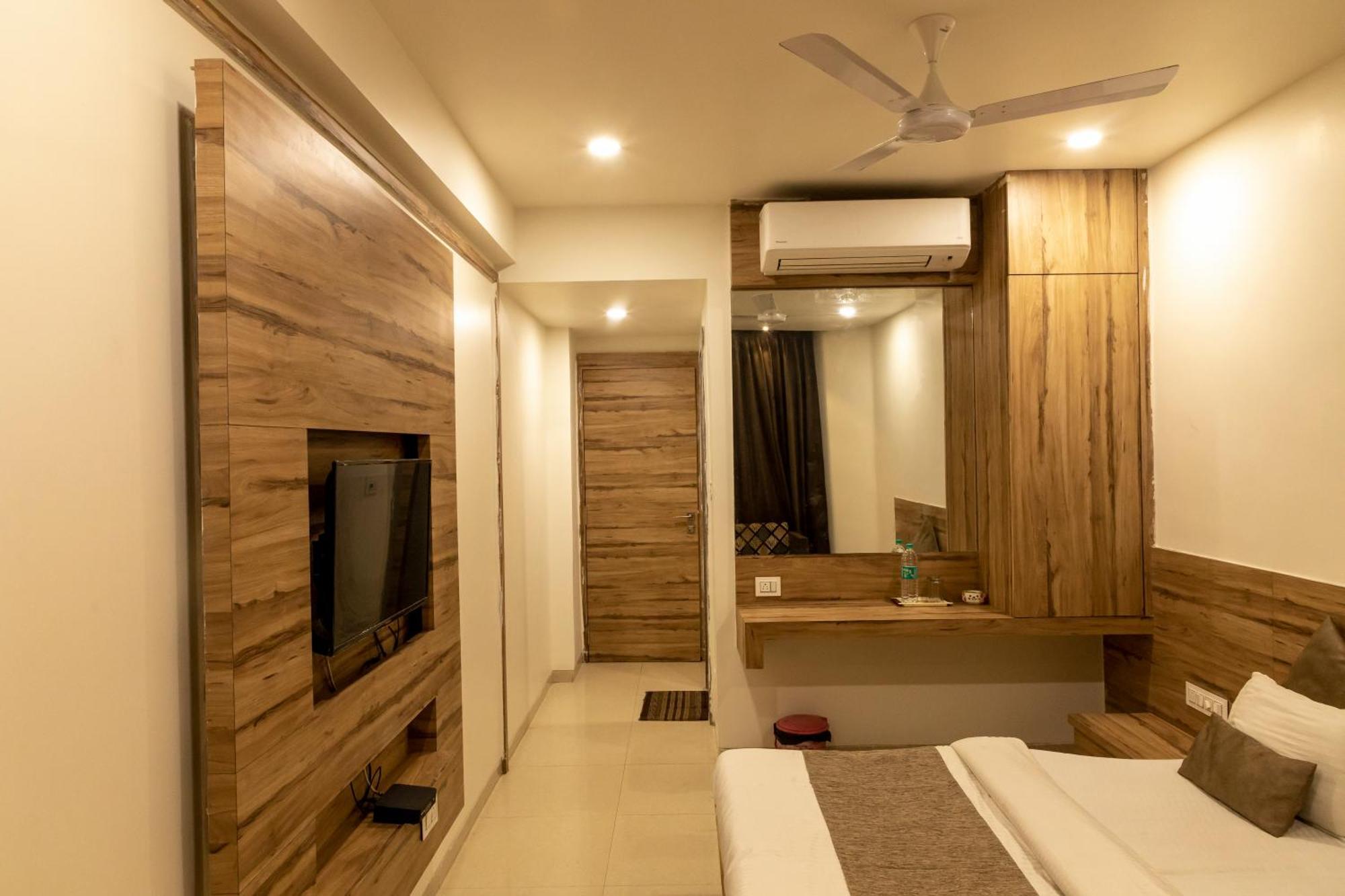 Adarsh Palace Hotel Bhopal Eksteriør bilde