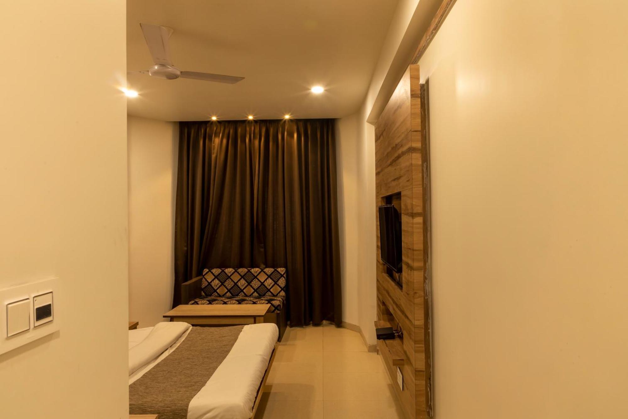 Adarsh Palace Hotel Bhopal Eksteriør bilde