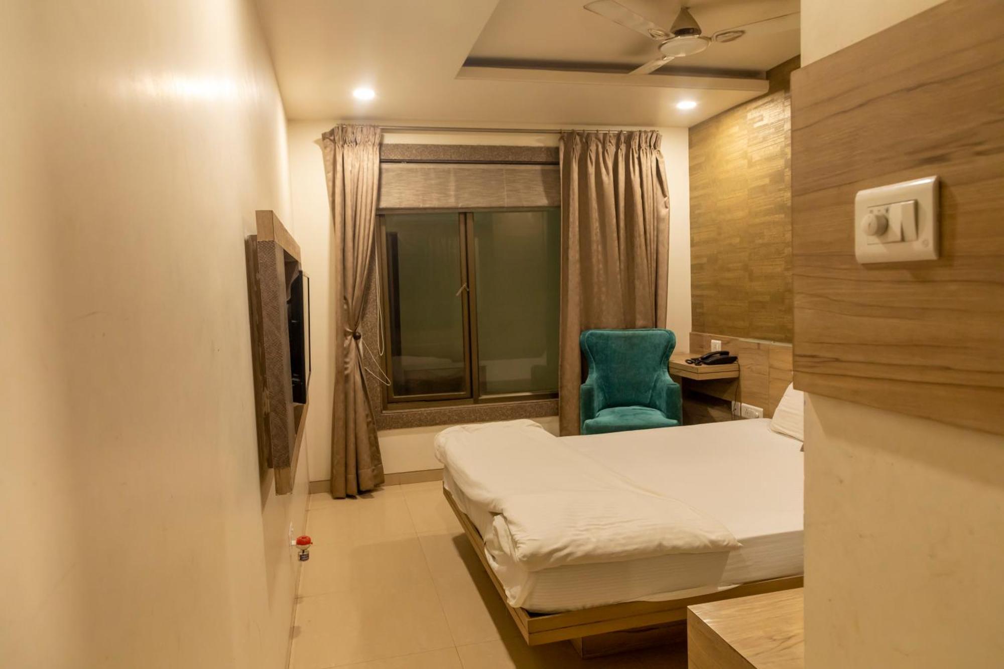Adarsh Palace Hotel Bhopal Eksteriør bilde