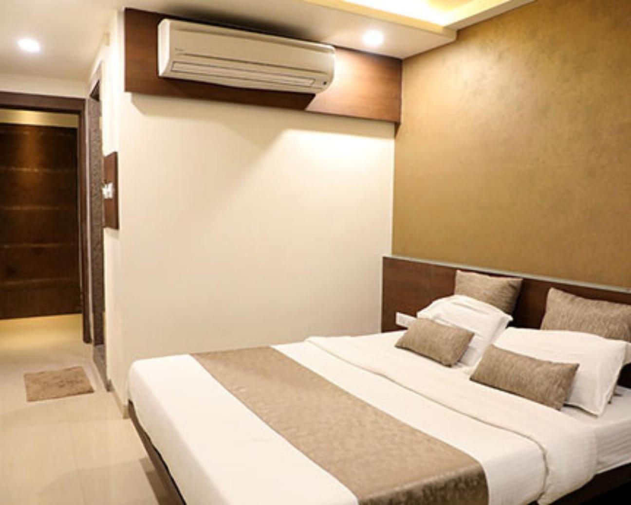 Adarsh Palace Hotel Bhopal Eksteriør bilde